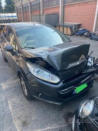 Ford Fiesta 1.5 Dci 5p Incidentata