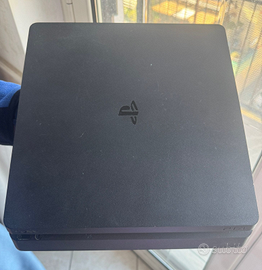 PlayStation PS4 Slim 500GB + 2 Giochi - 120€