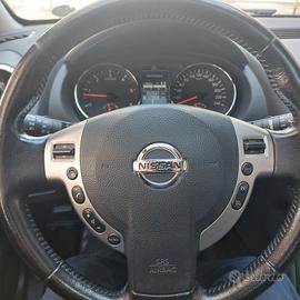 autovettura nissan