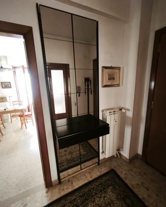 mobiletto con specchiera e appendiabiti ×ingresso