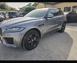 Jaguar F-Pace 2.0 D 180 CV AWD aut. Chequered Flag