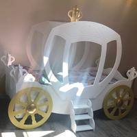 Letto bambina a forma di carrozza di Cenerentola