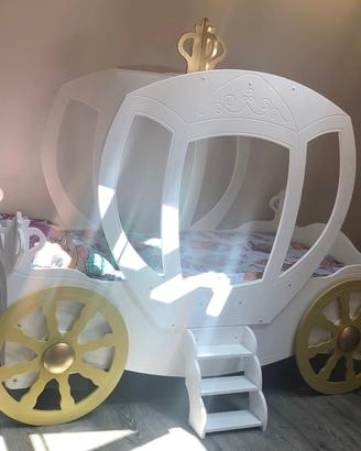 Letto bambina a forma di carrozza di Cenerentola