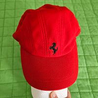 cappello Ferrari marchio Fila