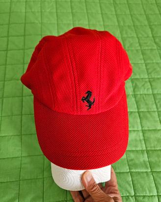 cappello Ferrari marchio Fila