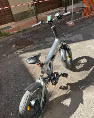 Bici WTA 500 W Color Grey
