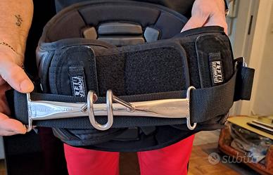 Trapezio Dakine per windsurfing/kitesurfing