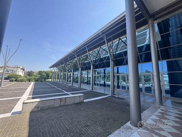 Immobile di 1100 m² con 2 locali a Abano Terme