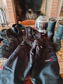 abbigliamento femminile per motociclisti