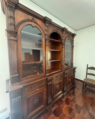 Credenza con vetrina antica in legno