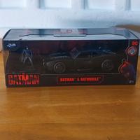 The Batman + Batmobile modellino die cast 1:32