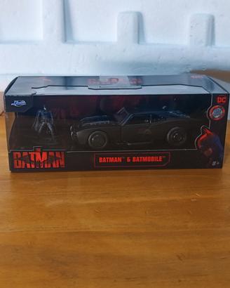 The Batman + Batmobile modellino die cast 1:32