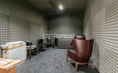 ELEGANTE UFFICIO SU DUE LIVELLI IN ARENA