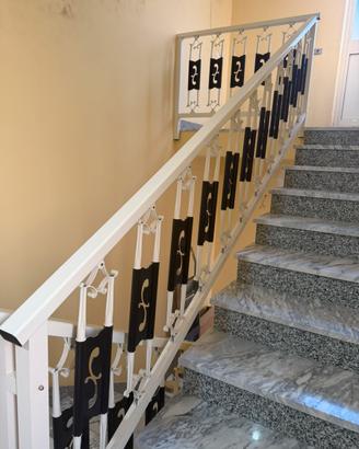 Ringhiera in alluminio per interno scala.