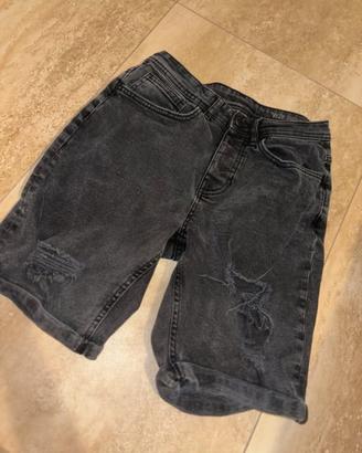 Pantaloni Jeans corti neri grigi con strappi