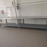 BANCONE  DI LAVORAZIONE  IN ACCIAIO PER RISTORANTI