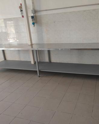 BANCONE  DI LAVORAZIONE  IN ACCIAIO PER RISTORANTI