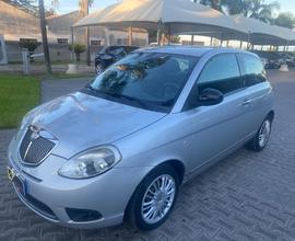 LANCIA Ypsilon 1.2 69 CV New Oro