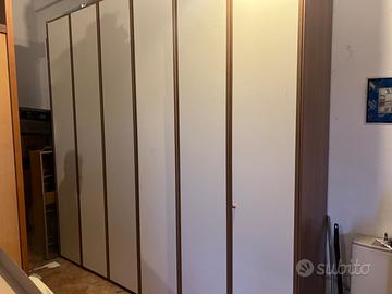 Armadio 6 ante color panna e ciliegio