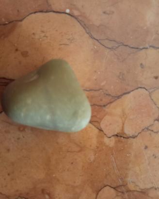 Worry stones verde oliva solco naturale Puglia zen