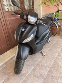 Piaggio Medley S ABS 125 + 2 caschi LS2 airflow