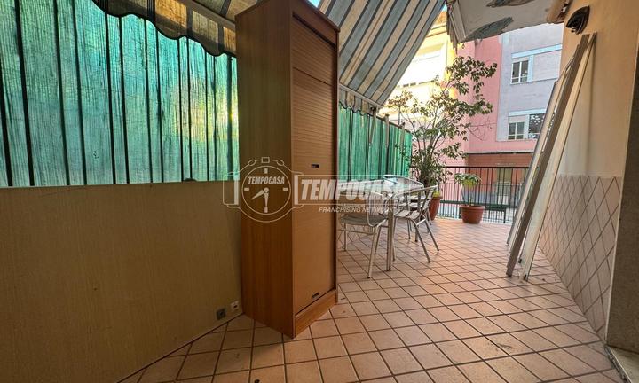 Appartamento a Napoli Via diomede carafa 2 locali