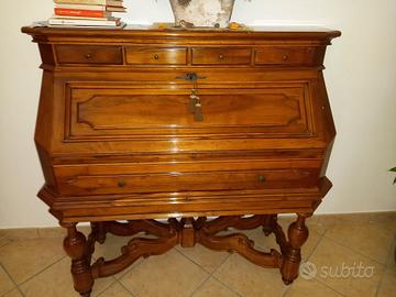 Bureau in noce massello