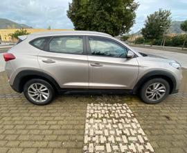 Hyundai Tucscon 1.7d cambio aut. Accetto permute
