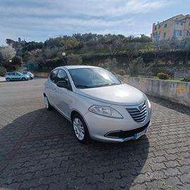 Lancia Ypsilon 1.2 8v Platinum