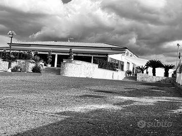 Locale appena ristrutturato