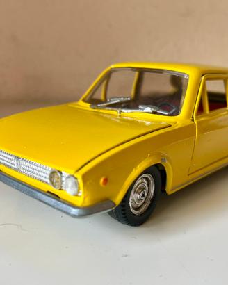 Nacoral Fiat 124 Sport Coupé 1600 1/24