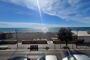 3 LOCALI A LADISPOLI