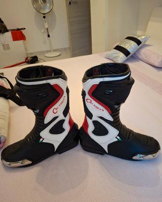 stivali moto con protezioni nuovi mai usati
