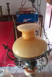 lampadario color giallo scuro
