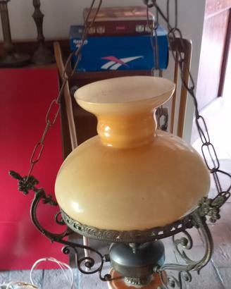 lampadario color giallo scuro