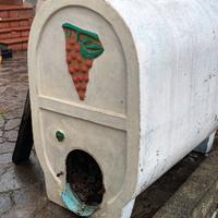 Botte in cemento per vino.