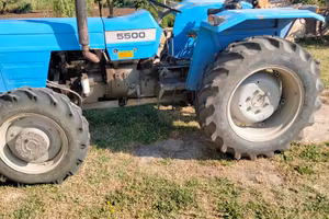 Trattore agricolo Landini 5500 con seminatrice