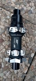 Mozzo posteriore DT Swiss 240 - 28 fori  straigh p