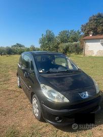 Auotovettura Peugeut 1007