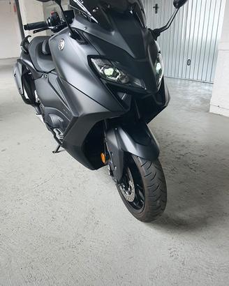 TMax 560