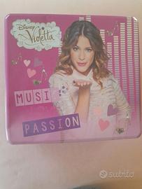 Scatola in latta violetta