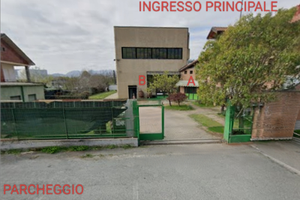 Capannone commerciale