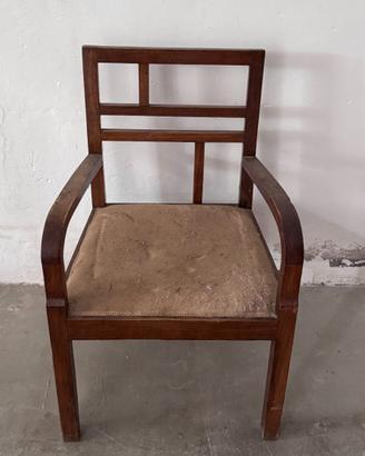 Poltroncina vintage in legno con braccioli