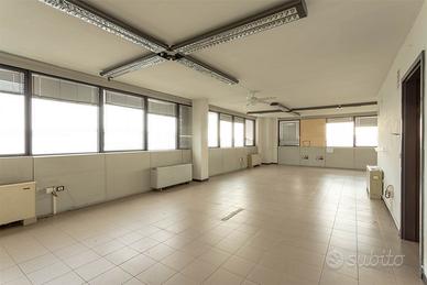 Rif.4/0402- ufficio prato