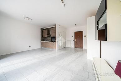 MONOLOCALE A REGGIO NELL'EMILIA