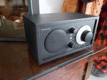 RADIO " TIVOLI ONE"  design