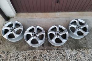 4 Cerchi in Lega Mercedes Benz GLA Raggio 18