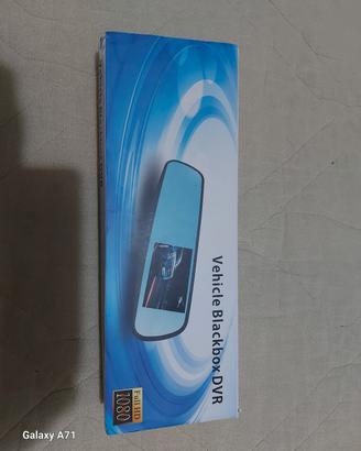 Specchietto retrovisore con telecamera 