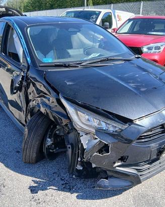 TOYOTA Yaris 1.5 Hybrid 5 porte