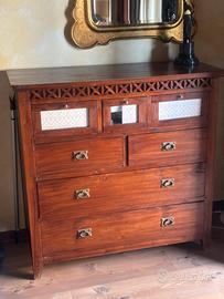 Comò e comodini in arte povera